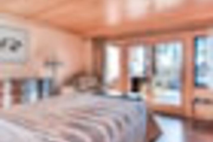Room 5 of 90