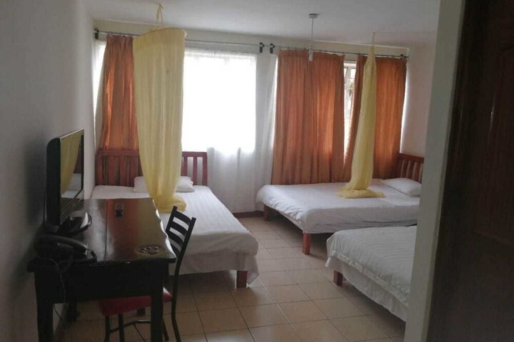 Room 5 of 11