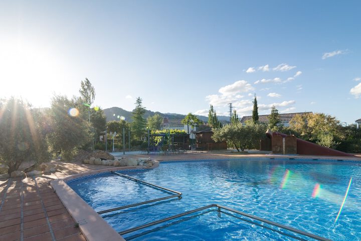 Pool 16 of 42