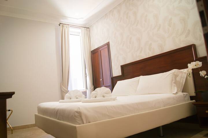 Room 10 of 19