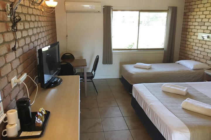 Room 10 of 46