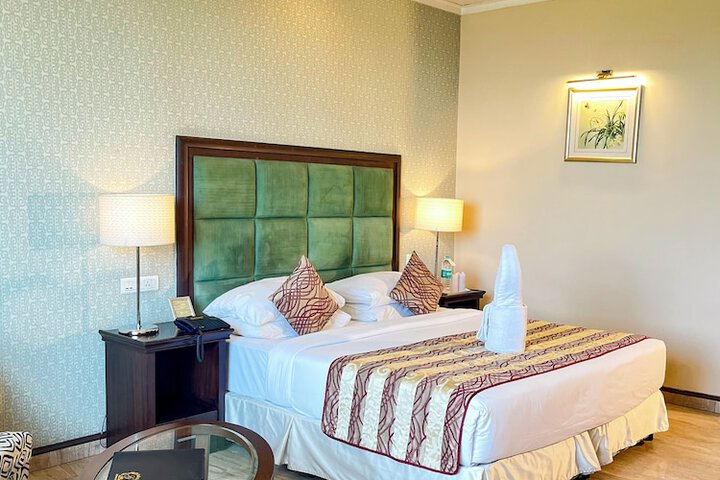 Room 10 of 40