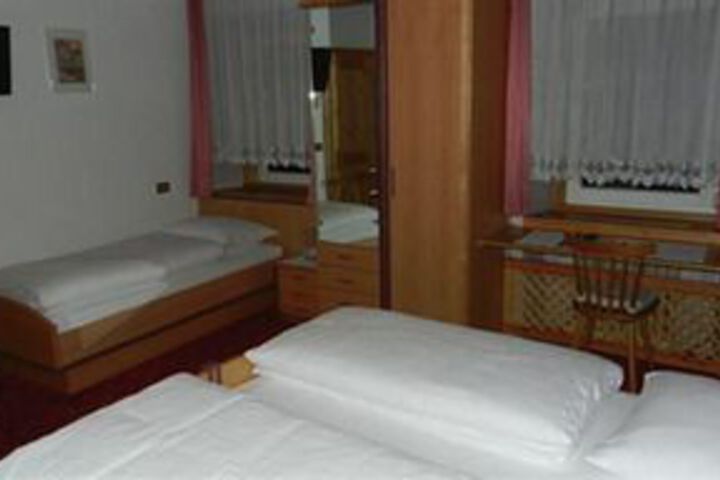 Room 17 of 48