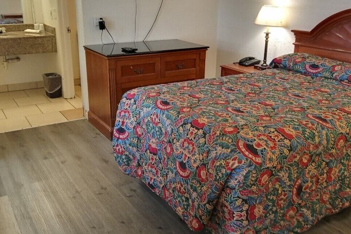 2 Double Beds (5 of 8)