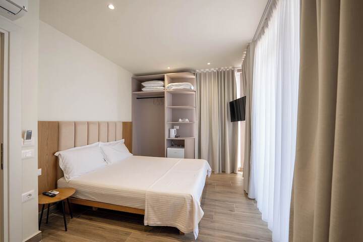 Room 25 of 175