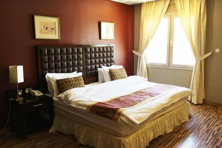 Room 9 of 29