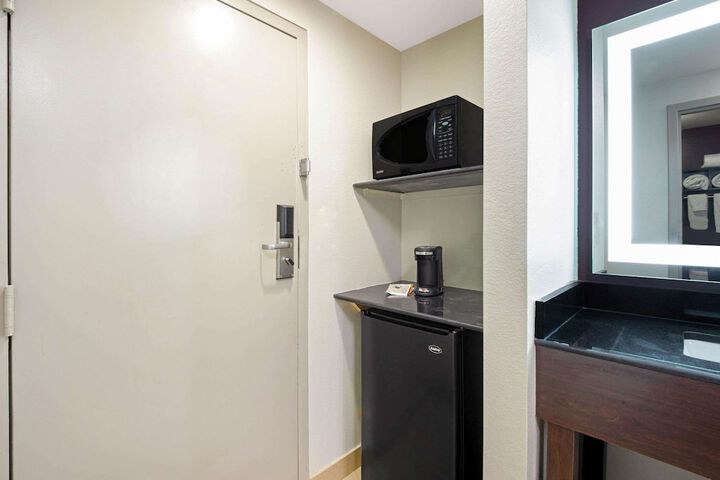 Room 16 of 43