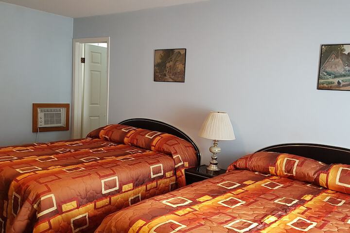 Room 4 of 33