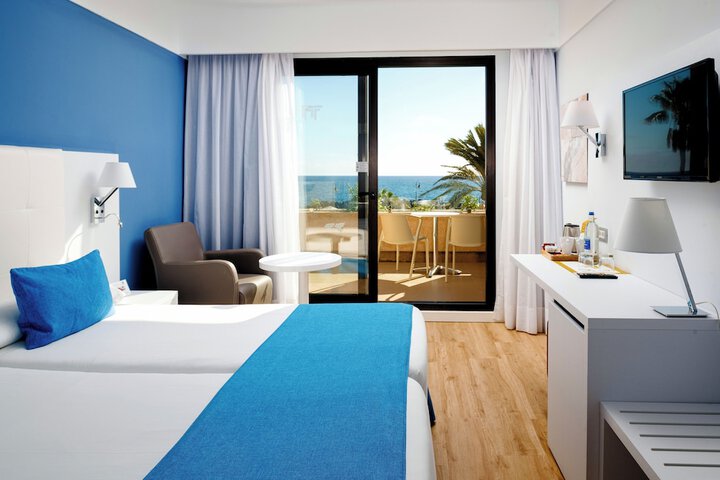 Room 7 of 30