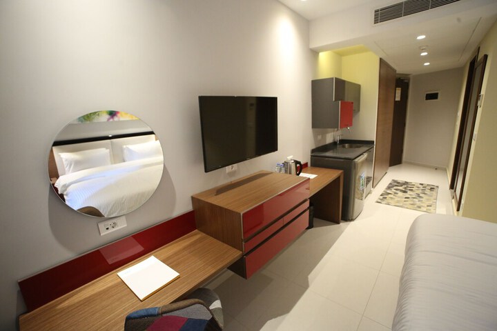 Room 10 of 101