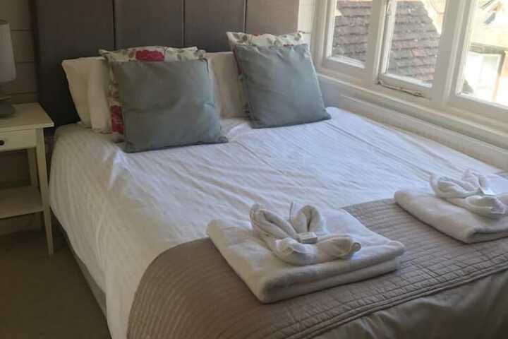 Room 3 of 10
