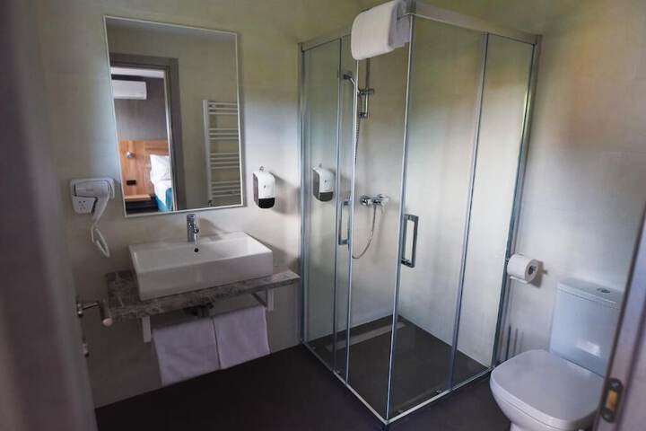 Room 10 of 48