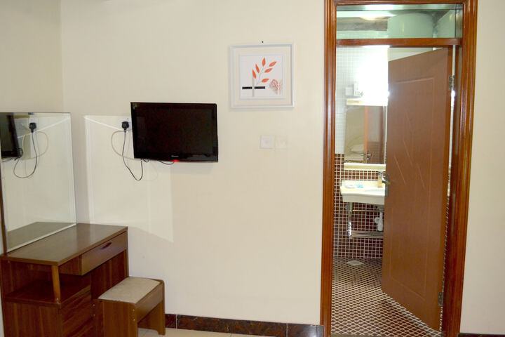 Room 6 of 61