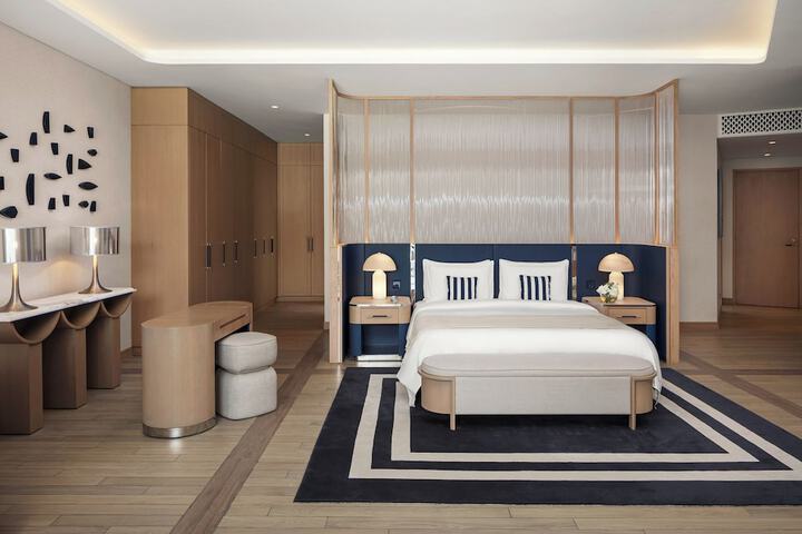 Room 30 of 140