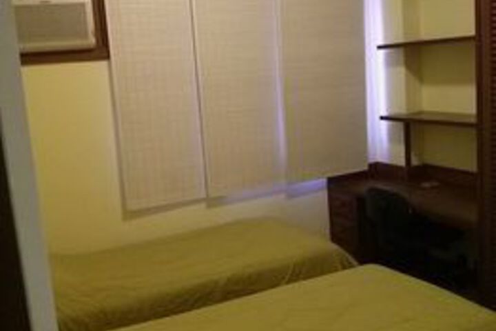 Room 6 of 12