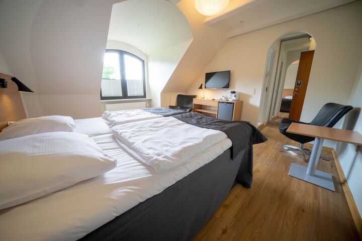 Room 8 of 30