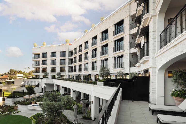 Hotel 83 of 84