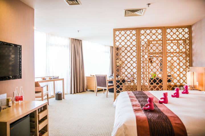 Room 12 of 40
