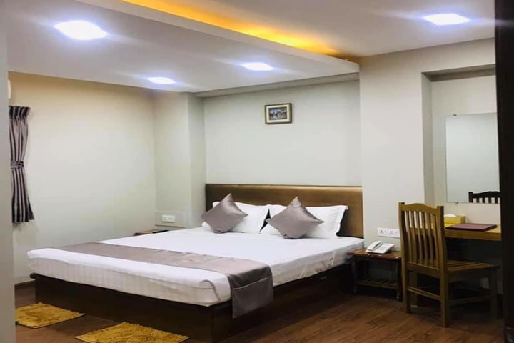 Room 3 of 34