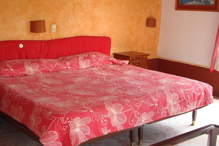 HOTEL LOS REYES