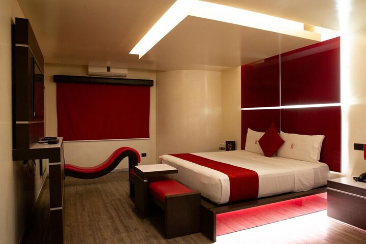 Room 13 of 42