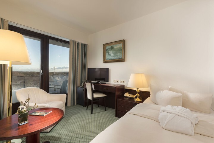 Room 43 of 132
