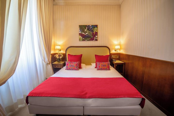 Room 3 of 29