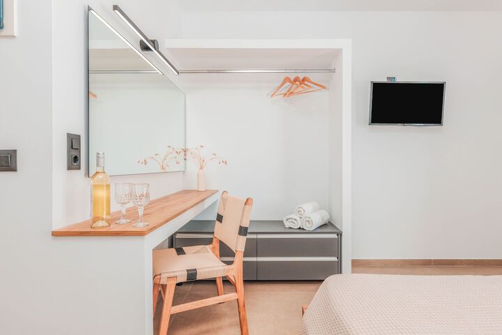 Room 3 of 88