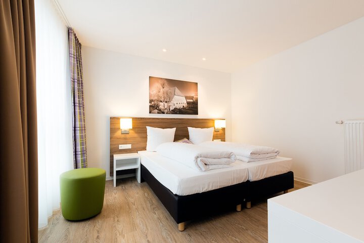 Room 4 of 49