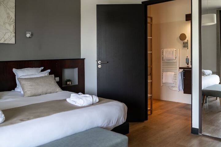 Room 33 of 72