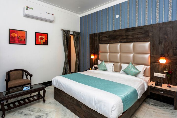 Room 5 of 32
