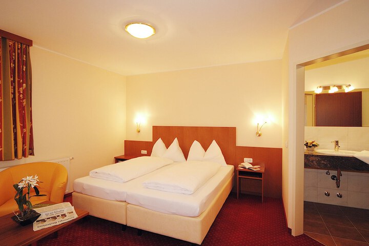 Room 29 of 64