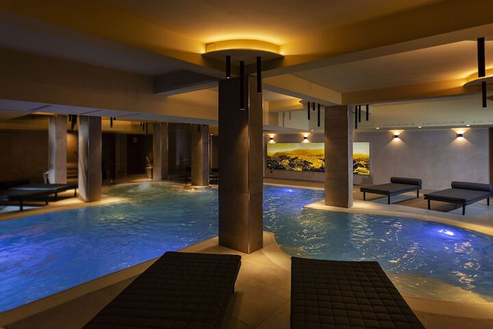Spa 18 of 25