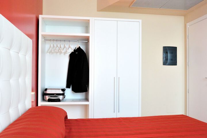 Room 7 of 35