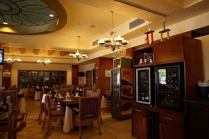 Dining Photos