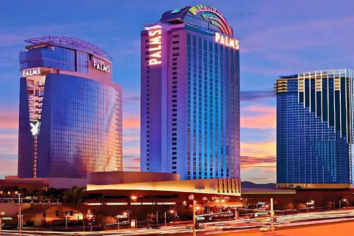 Vista Balcony Collection - StripSuite Palms Place Hotel Resort & Casino - NO RESORT FEE