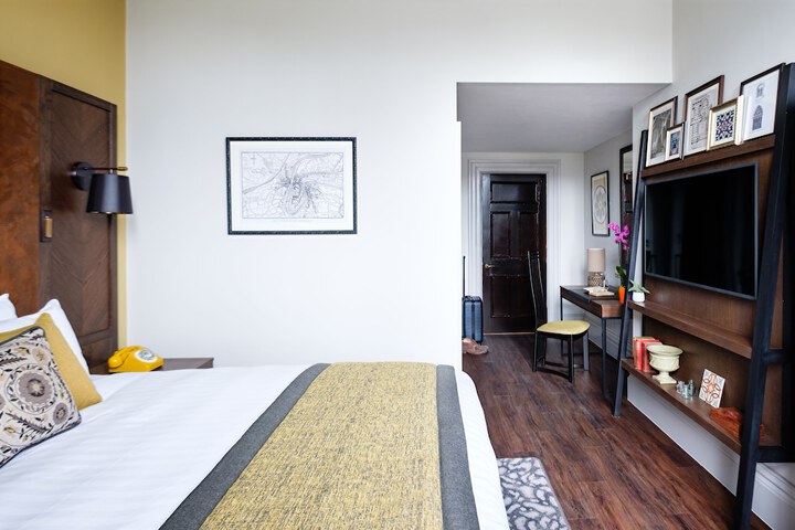 Room 4 of 89