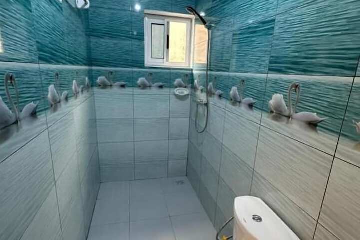 Room 5 of 10