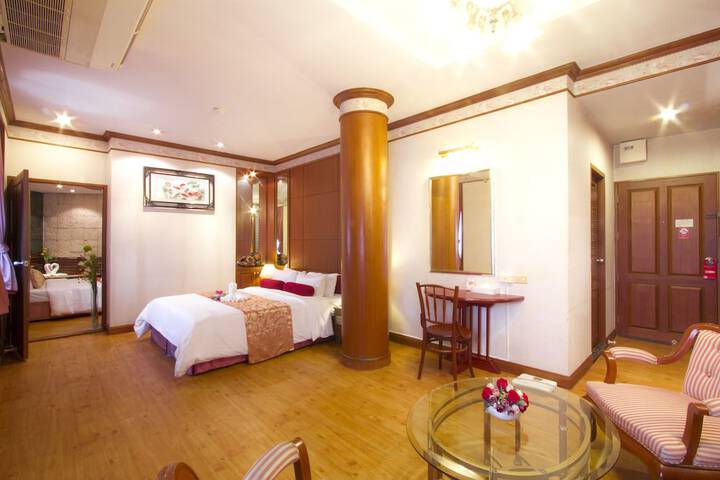 Room 5 of 116