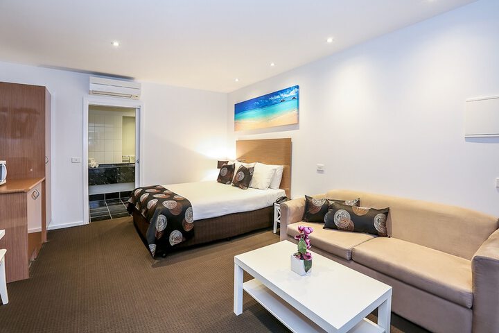 Room 4 of 23