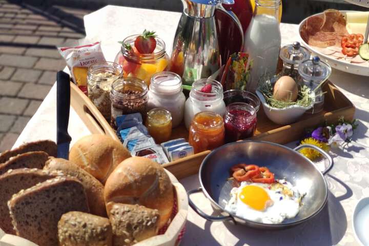 Breakfast/Coffee Service 79 of 111