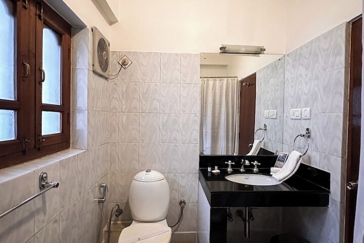 Room 10 of 37