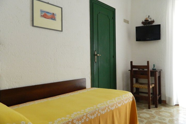 Room 4 of 39