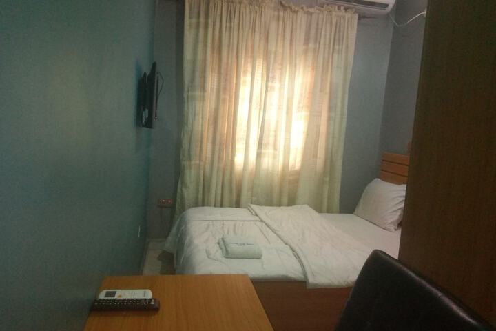 Room 5 of 22