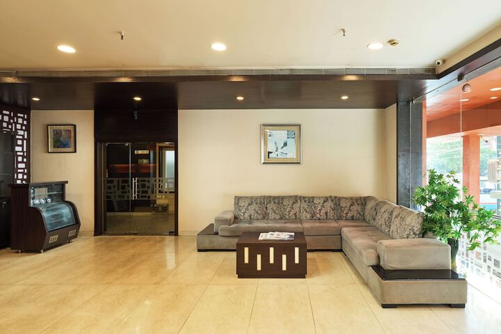 Room 14 of 32