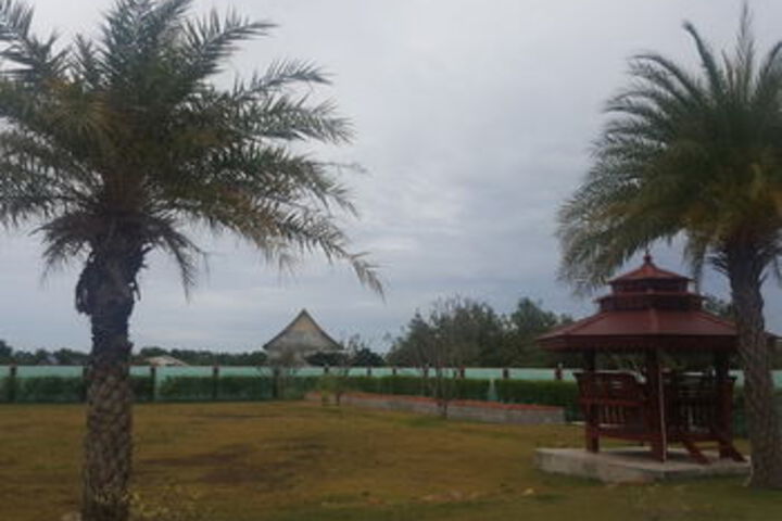 Hotel Exterior 9 of 35