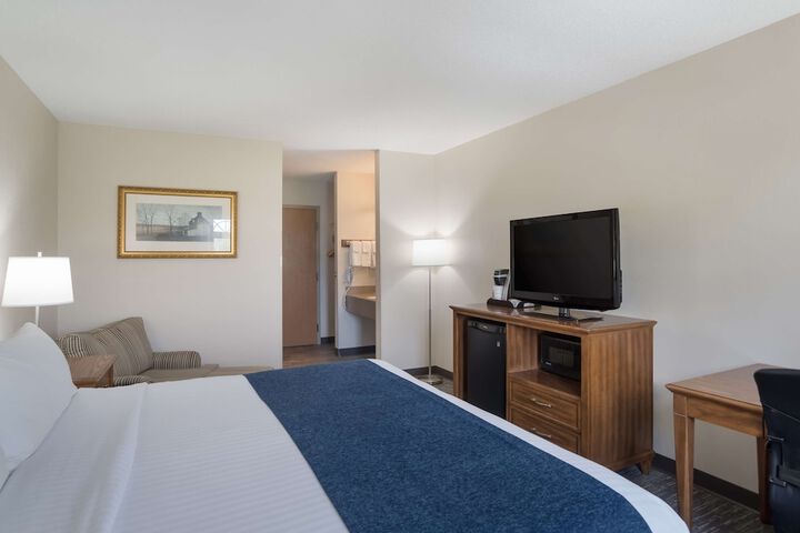 1 King Bed (32 of 40)