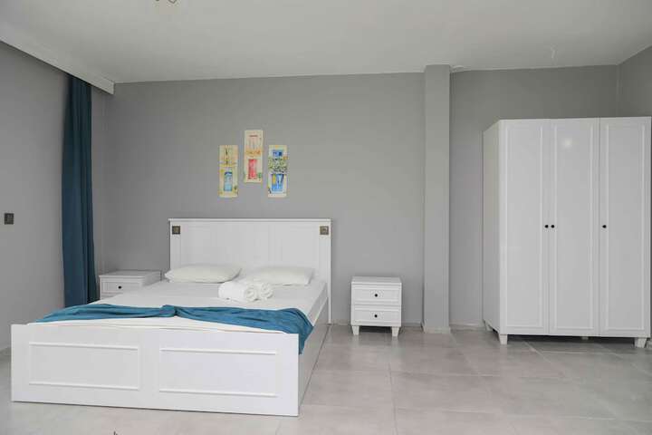 Room 30 of 68