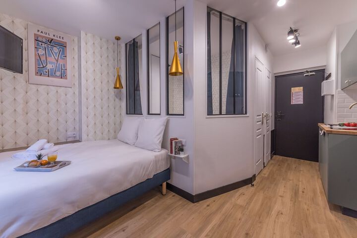 Room 32 of 171