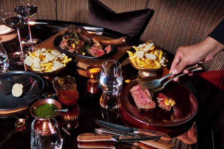 Dining 43 of 52